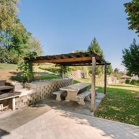 Rosalia Villa